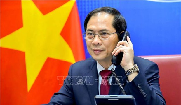 FM Bui Thanh Son holds phone talk with Chinese counterpart FM Bui Thanh Son holds phone talk with Chinese counterpart