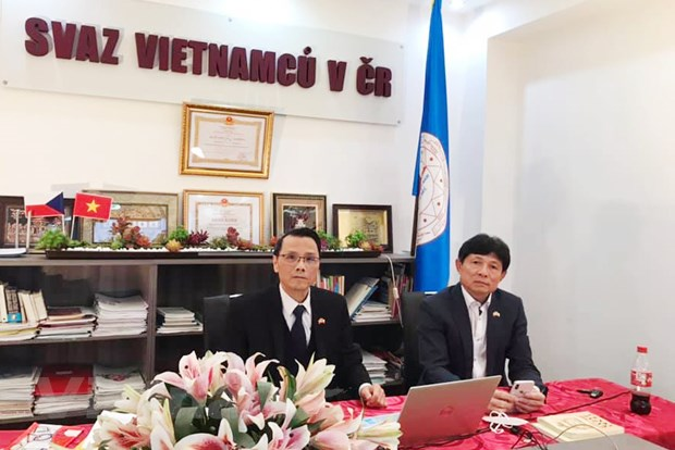 Vietnamese community in Czech Republic unites to overcome Covid-19 pandemic Vietnamese community in Czech Republic unites to overcome Covid-19 pandemic