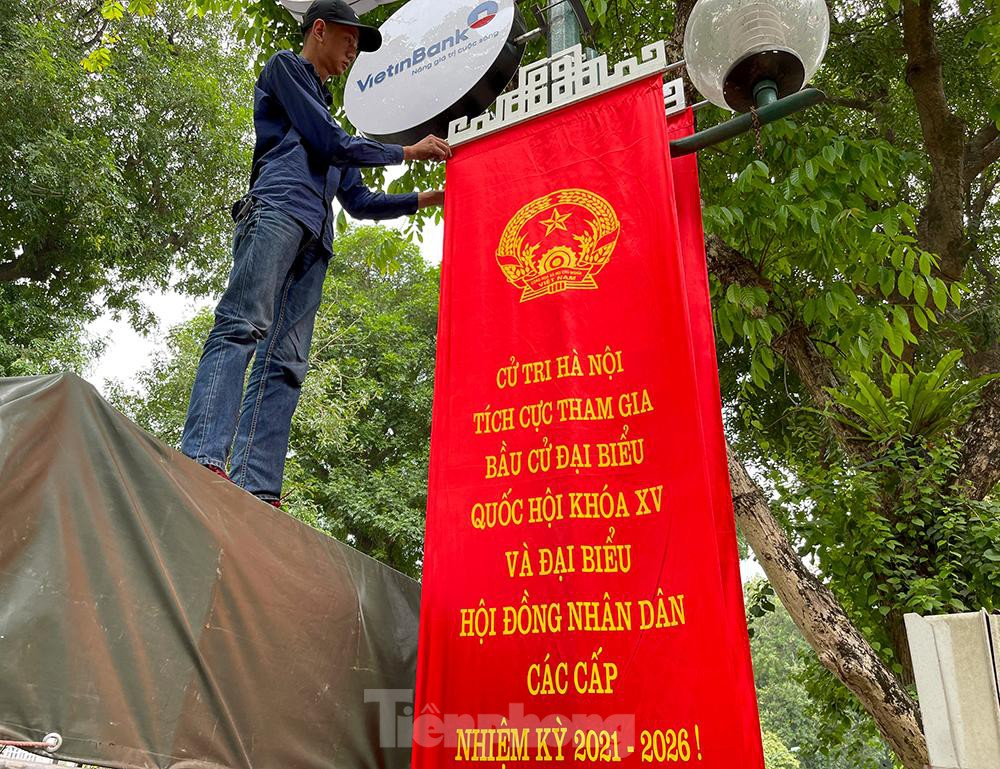 In Photos: Hanoi’s streets brilliantly adorned ahead of election day In Photos: Hanoi’s streets brilliantly adorned ahead of election day