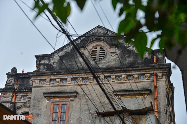 Admiring one-hundred-year-old ancient villa in Hanoi’s outskirt Admiring one-hundred-year-old ancient villa in Hanoi’s outskirt