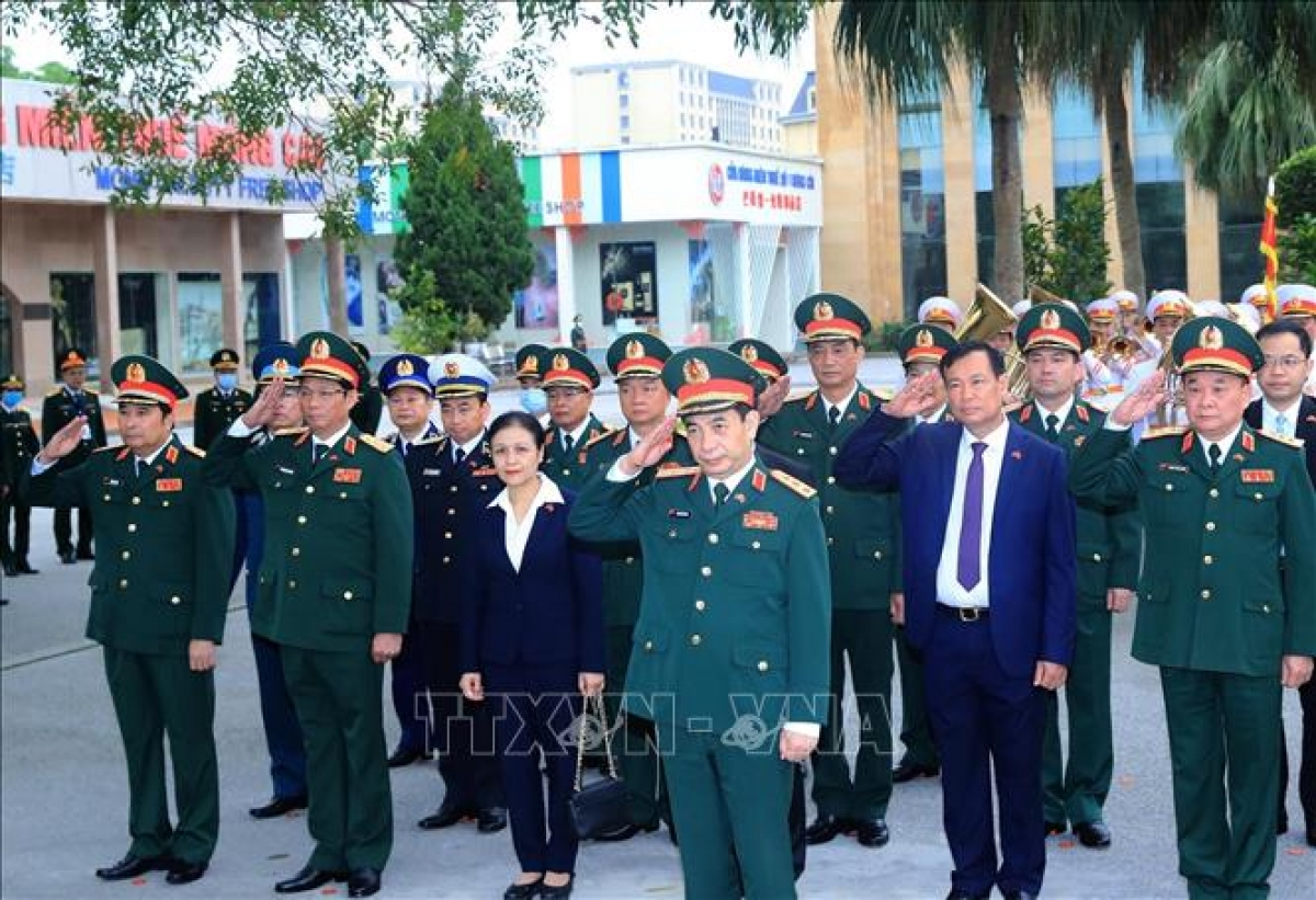 Vietnam, China hold border defence friendship exchange Vietnam, China hold border defence friendship exchange