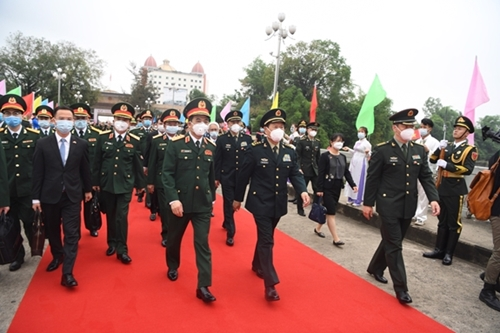 Vietnam, China hold border defence friendship exchange Vietnam, China hold border defence friendship exchange