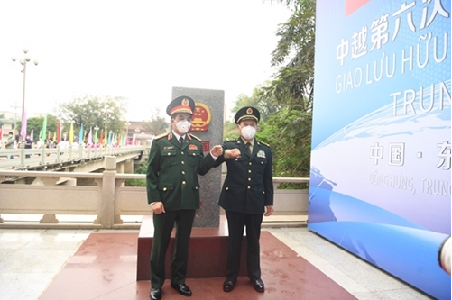 Vietnam, China hold border defence friendship exchange Vietnam, China hold border defence friendship exchange