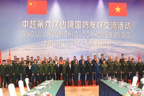 Vietnam, China hold border defence friendship exchange Vietnam, China hold border defence friendship exchange