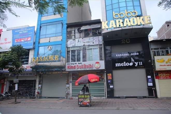 Hanoi shuts down bars, karaoke parlors starting April 30 over Covid-19 fears Hanoi shuts down bars, karaoke parlors starting April 30 over Covid-19 fears