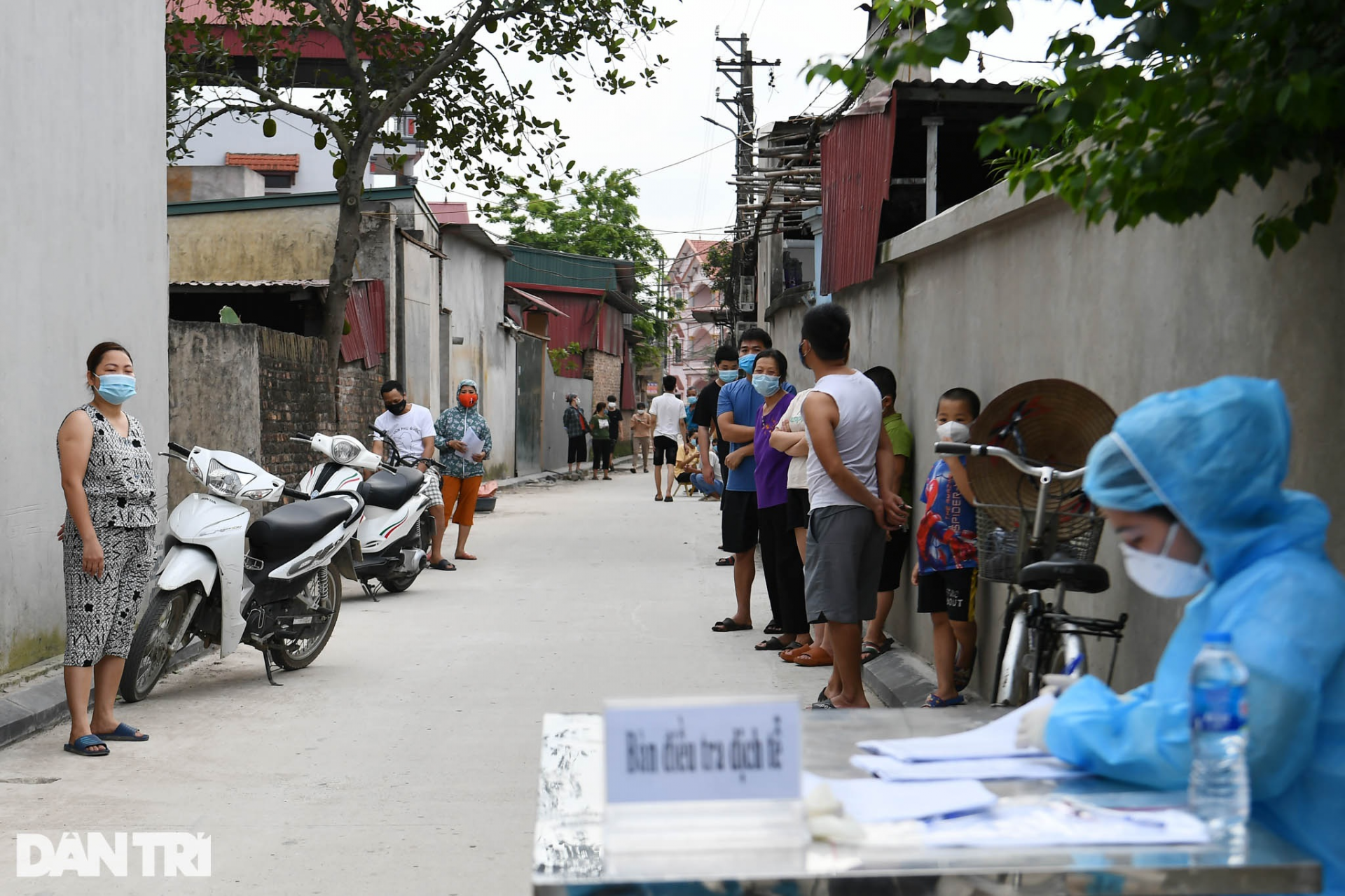 Inside the Covid-19 blockaded village outskirts of Hanoi Inside the Covid-19 blockaded village outskirts of Hanoi