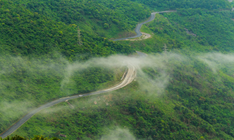 Hai Van Pass named among world's most beautiful drives Hai Van Pass named among world's most beautiful drives