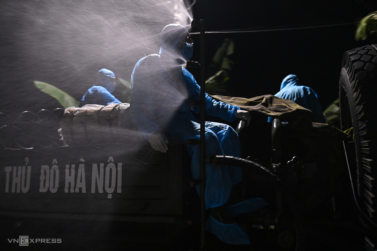 In Photos: Pandemic-hit commune disinfected after four Covid-19 cases confirmed In Photos: Pandemic-hit commune disinfected after 4 Covid-19 cases confirmed