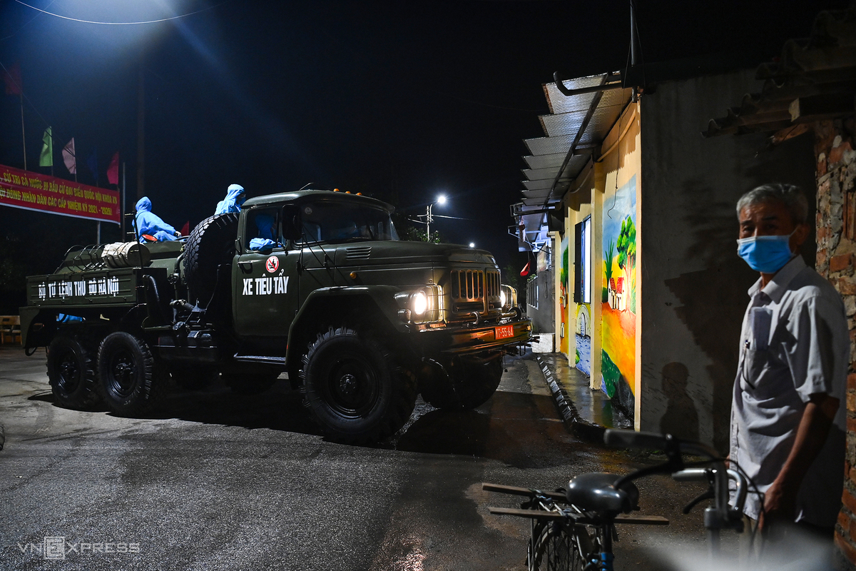 In Photos: Pandemic-hit commune disinfected after four Covid-19 cases confirmed In Photos: Pandemic-hit commune disinfected after 4 Covid-19 cases confirmed