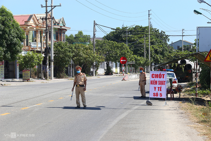 Thua Thien Hue adopts market entrance tickets amid growing Covid-19 threat Thua Thien Hue adopts market entrance tickets amid growing Covid-19 threat
