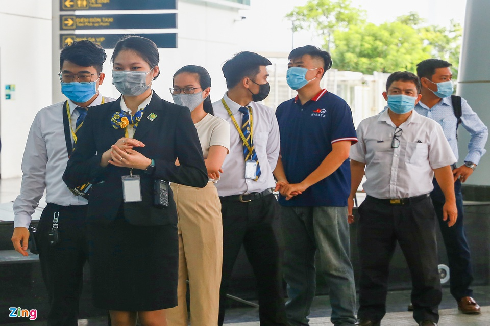 Over 2000 employees at Da Nang Airport tested for SARS-CoV-2 Over 2000 employees at Da Nang Airport tested for SARS-CoV-2
