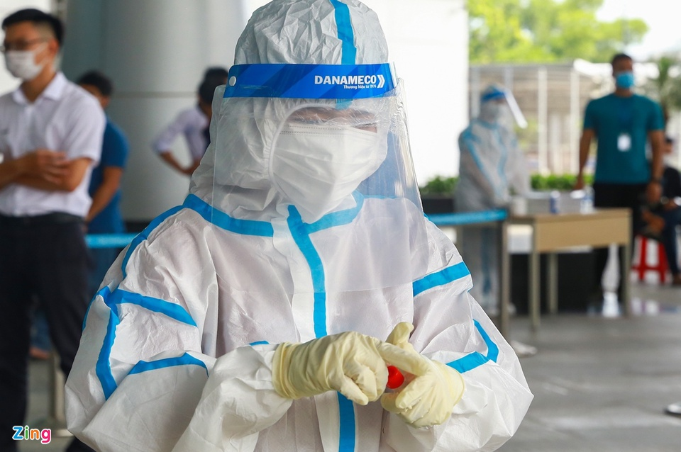 Over 2000 employees at Da Nang Airport tested for SARS-CoV-2 Over 2000 employees at Da Nang Airport tested for SARS-CoV-2