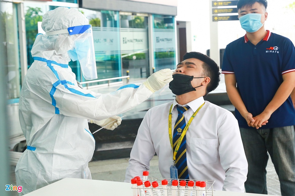 Over 2000 employees at Da Nang Airport tested for SARS-CoV-2 Over 2000 employees at Da Nang Airport tested for SARS-CoV-2