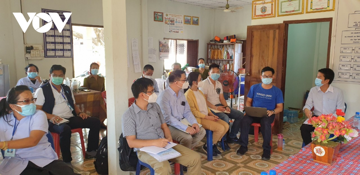 Vietnamese medical workers dedicate to help Laos in Covid-19 fight Vietnamese medical workers dedicate to help Laos in Covid-19 fight