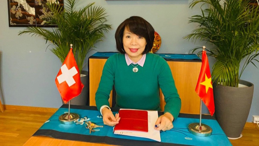 Vietnam, Swiss pharmaceutical group discuss cooperation on Covid-19 prevention and control Vietnam, Swiss pharmaceutical group discuss cooperation on Covid-19 prevention and control