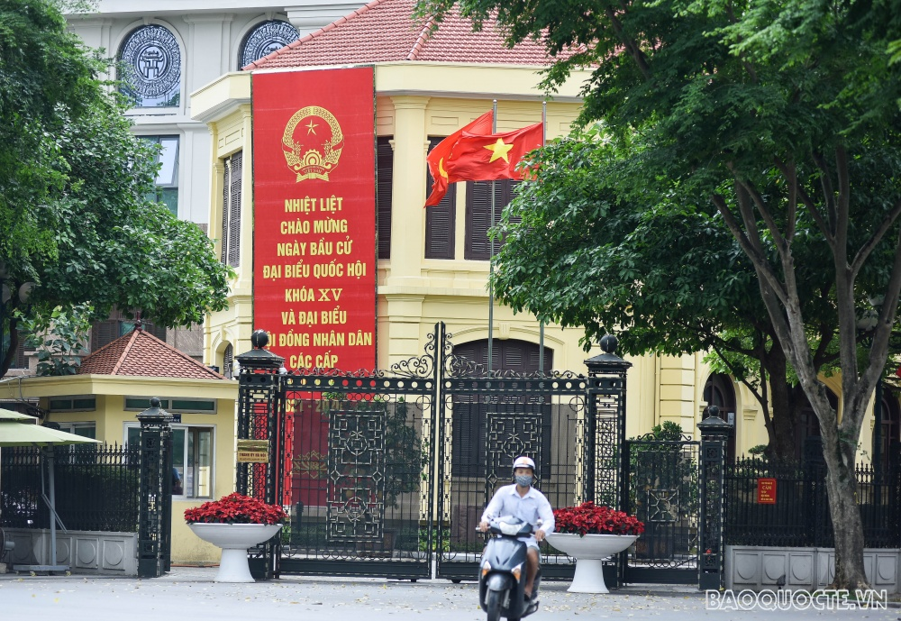Hanoi streets radiantly decorated ahead of Elections In Photos and video: Hanoi streets radiantly decorated ahead of Elections