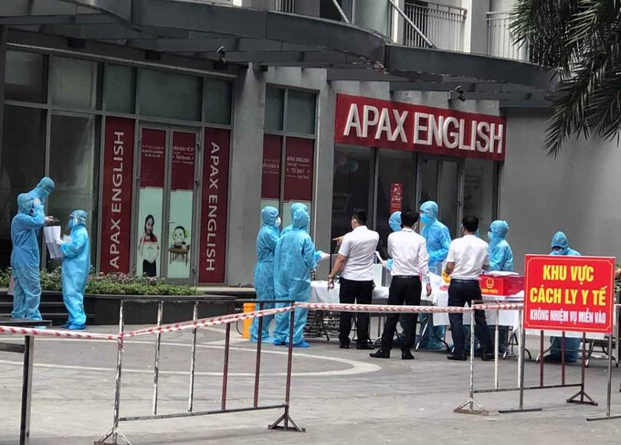 Apartment building in Hanoi locked down after Covid-19 case detected Apartment building in Hanoi locked down after Covid-19 case detected