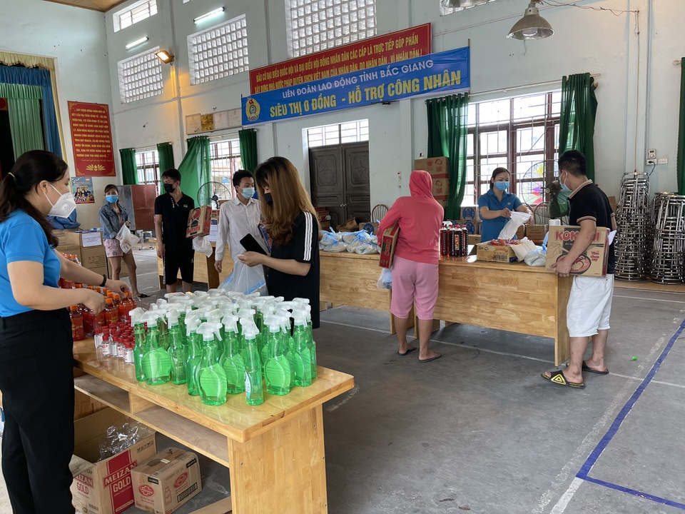 'Zero dong supermarket' in Bac Giang coronavirus hotspot 'Zero dong supermarket' provides essentials in Bac Giang coronavirus hotspot