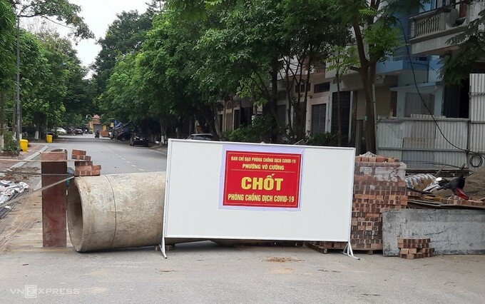 Over 100 Covid-19 checkpoints set up in Bac Ninh city Over 100 Covid-19 checkpoints set up in Bac Ninh city