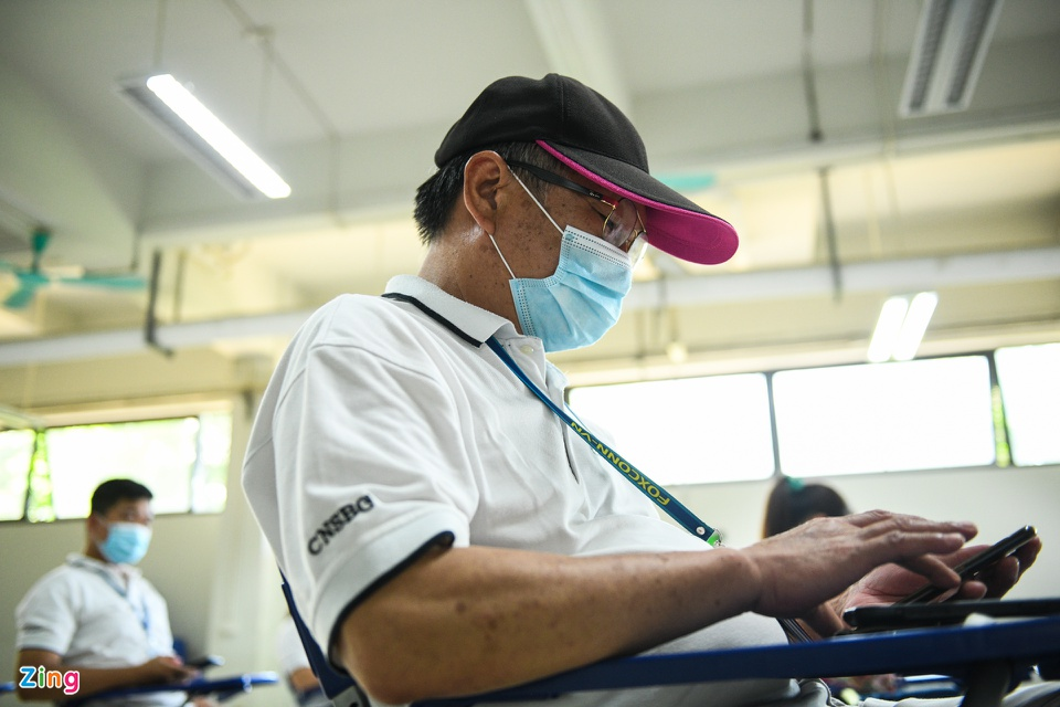 In Photos: Workers in Bac Ninh, Bac Giang provinces receive Covid-19 vaccine In Photos: Workers in Bac Ninh, Bac Giang provinces receive Covid-19 vaccine