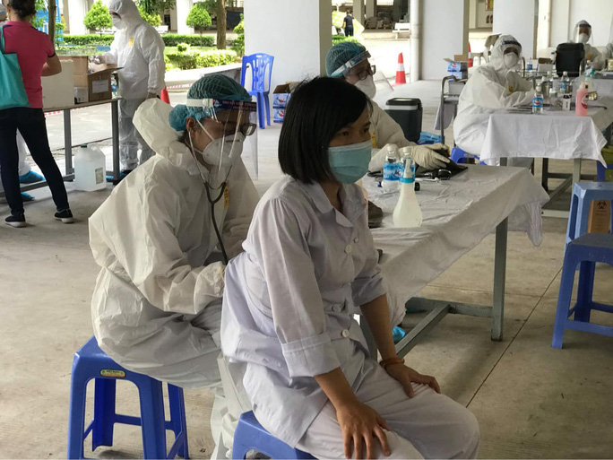In Photos: Workers in Bac Ninh, Bac Giang provinces receive Covid-19 vaccine In Photos: Workers in Bac Ninh, Bac Giang provinces receive Covid-19 vaccine