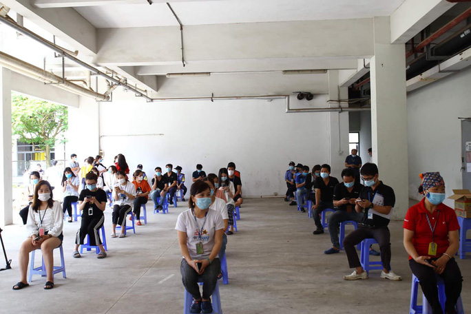 In Photos: Workers in Bac Ninh, Bac Giang provinces receive Covid-19 vaccine In Photos: Workers in Bac Ninh, Bac Giang provinces receive Covid-19 vaccine