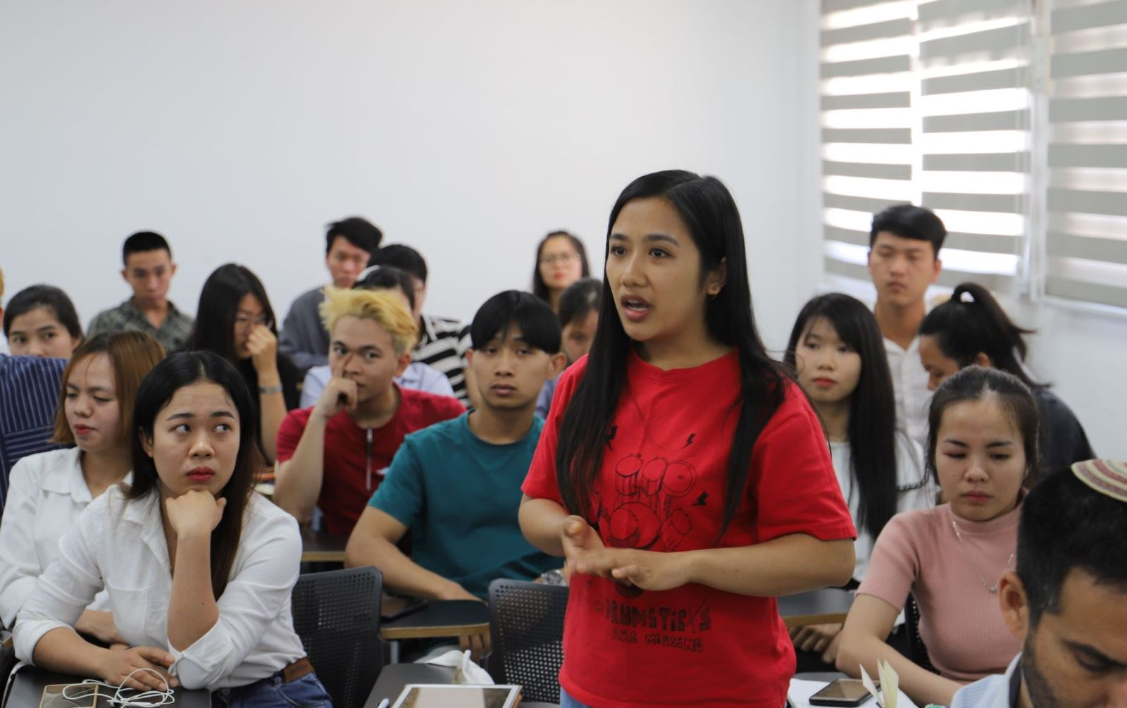 Vietnamese Embassy in Israel visits, encourages trainees post-conflict Vietnamese Embassy in Israel visits, encourages trainees post-conflict