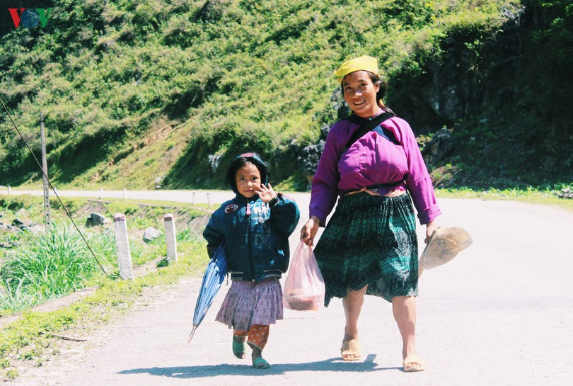 Hospitality of ethnic people on Ha Giang rocky plateau the hospitality of ethnic people on ha giang rocky plateau