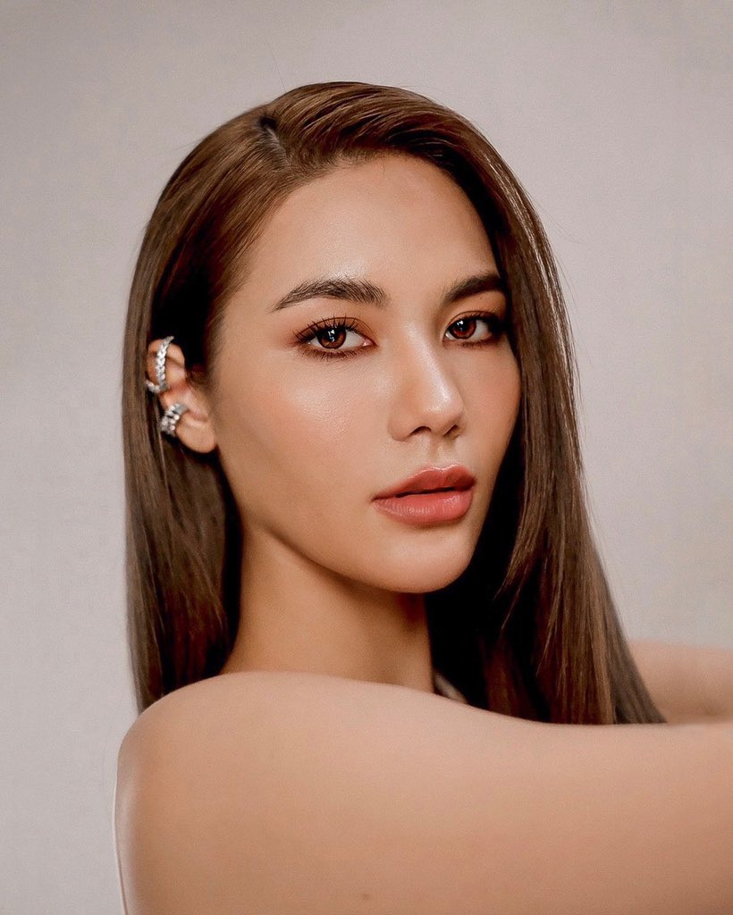 H’Hen Nie listed among top 20 most beauties in national costumes in Southeast Asia H’Hen Nie listed among top 20 most beauties in national costumes in Southeast Asia