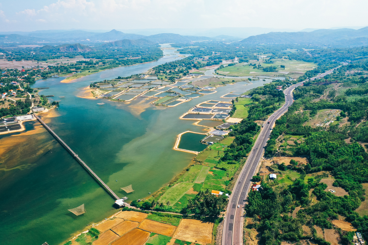 Breath-taking bird-eye view of Khanh Hoa - Phu Yen route Breath-taking bird-eye view of Khanh Hoa - Phu Yen route
