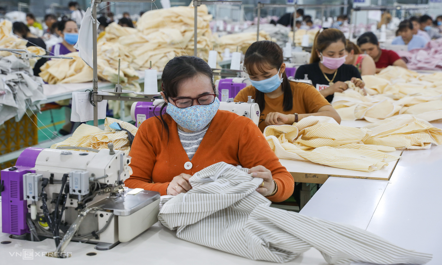 Vietnam’s textile and footwear exports enjoy vigorous growth in five months Vietnam’s textile and footwear exports enjoy vigorous growth in five months
