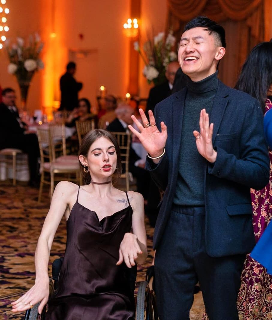 Romantic love sparks between Vietnamese-born man and disabled American model Romantic love sparks between Vietnamese-born man and disabled American model