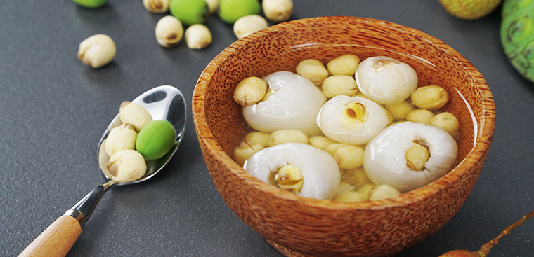 Lychee and lotus seed sweet soup, best dish to cool down on summer days, video Lychee and lotus seed sweet soup, best dish to cool down on summer days, video