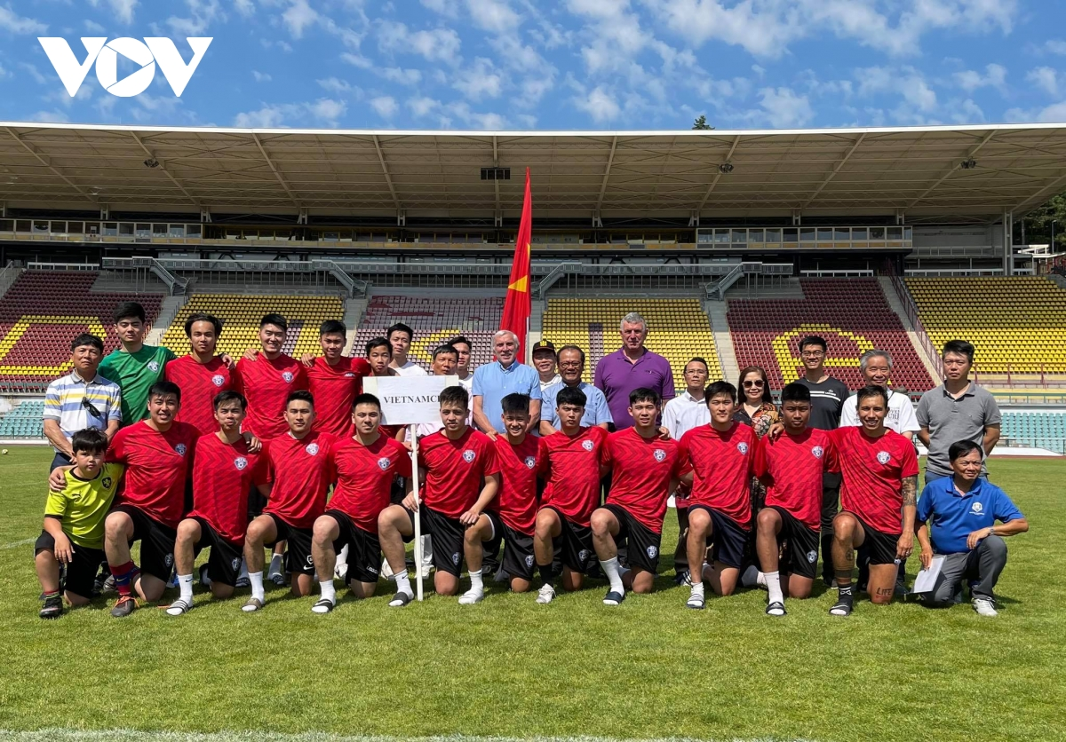 Significant Czech Senate’s football tournament for expats including Vietnamese Significant Czech Senate’s football tournament for expats including Vietnamese