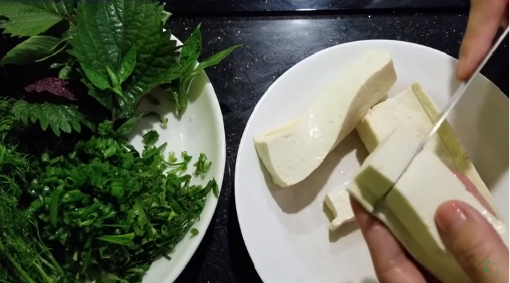 Different versions of Bun ca (fish noodle soup) across Vietnam