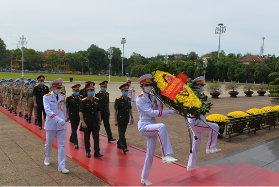 Staff of Level 2 Field Hospital No.2 pay tribute to late President Ho Chi Minh UN Peacekeepers stationed in South Sudan pay tribute to President Ho Chi Minh