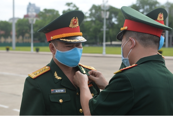 Staff of Level 2 Field Hospital No.2 pay tribute to late President Ho Chi Minh UN Peacekeepers stationed in South Sudan pay tribute to President Ho Chi Minh