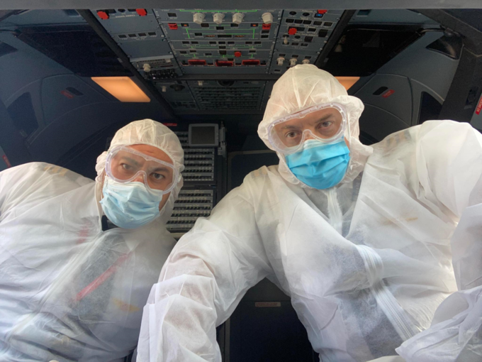 Vietjet Air Foreign Pilots Support Vietnam's Covid-19 Vaccine Fund Vietjet Air Foreign Pilots Support Vietnam's Covid-19 Vaccine Fund