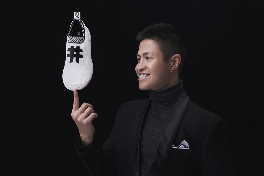 Two Vietnamese making world’s first shoes from coffee grounds honoured in Forbes' list 4701 252