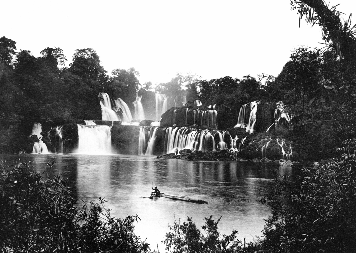 Tourist attractions in Vietnam 100 years ago through French photographer’s lens Tourist attractions in Vietnam 100 years ago through French photographer’s lens