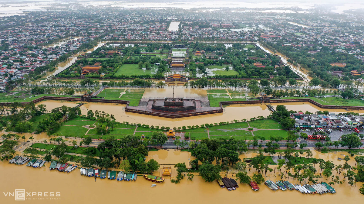 hue imperial city submerged by floodwaters