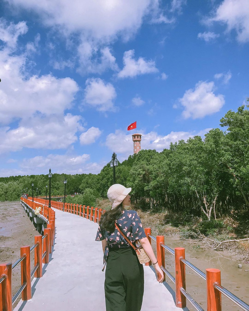 Exploring Western Vietnam in watery season Exploring Western Vietnam in watery season