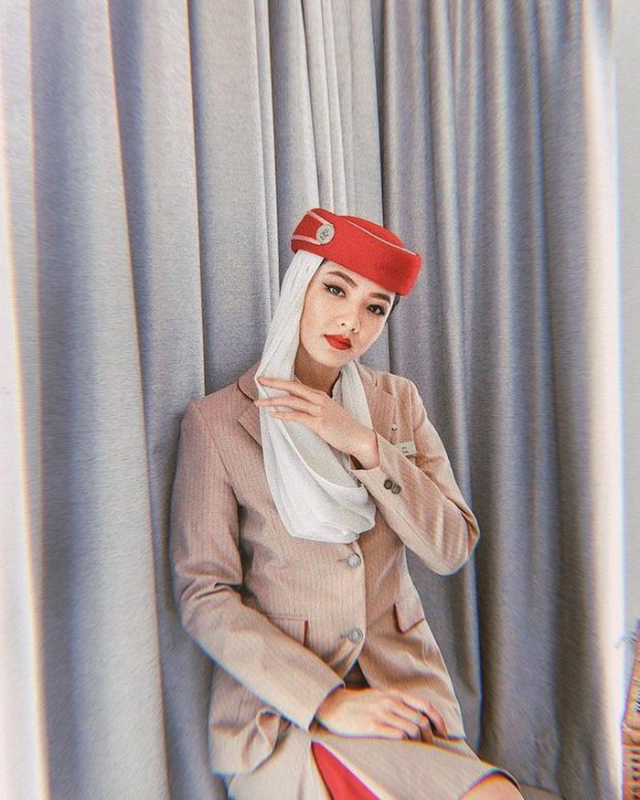 Vietnamese girl works as flight attendant in Dubai Vietnamese girl