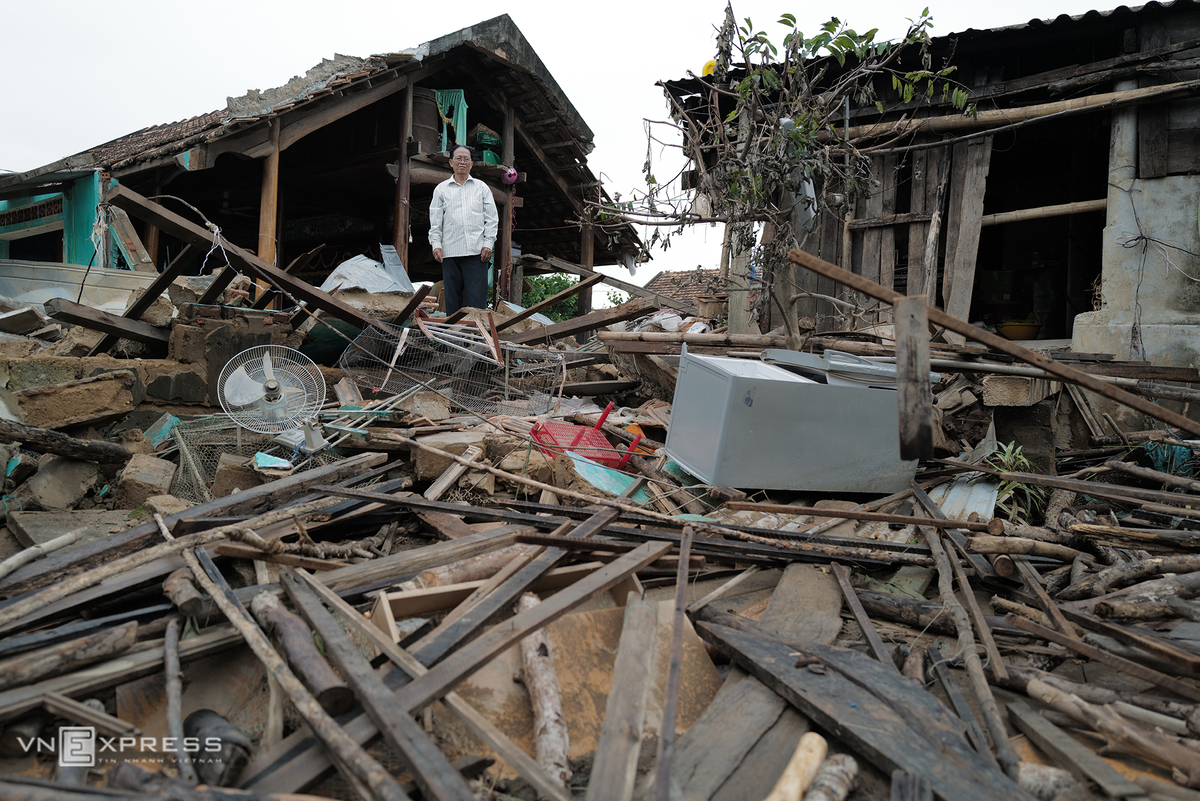 In photos: Quang Binh left ravaged after record flooding In photos: Quang Binh left ravaged after record flooding