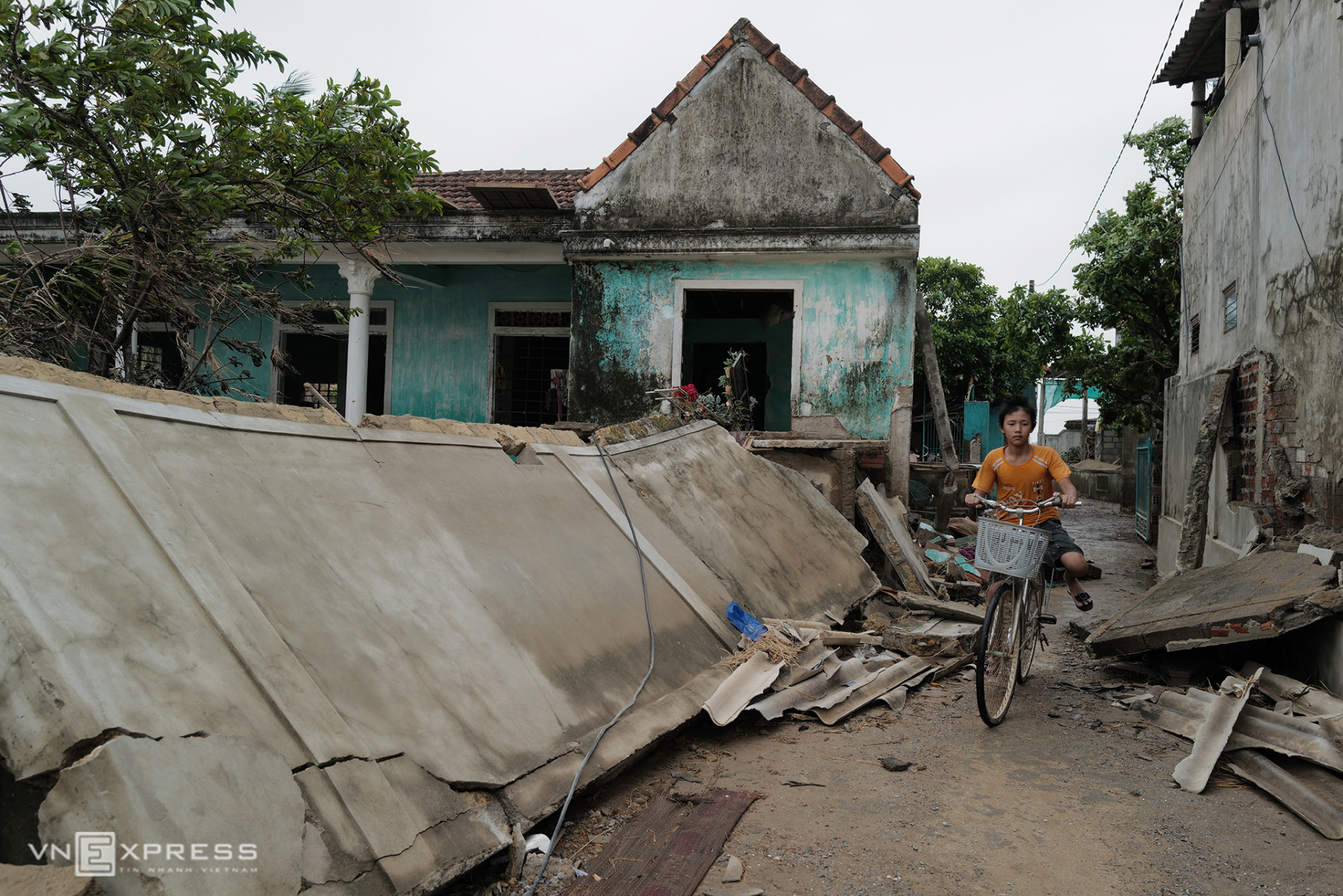 In photos: Quang Binh left ravaged after record flooding In photos: Quang Binh left ravaged after record flooding