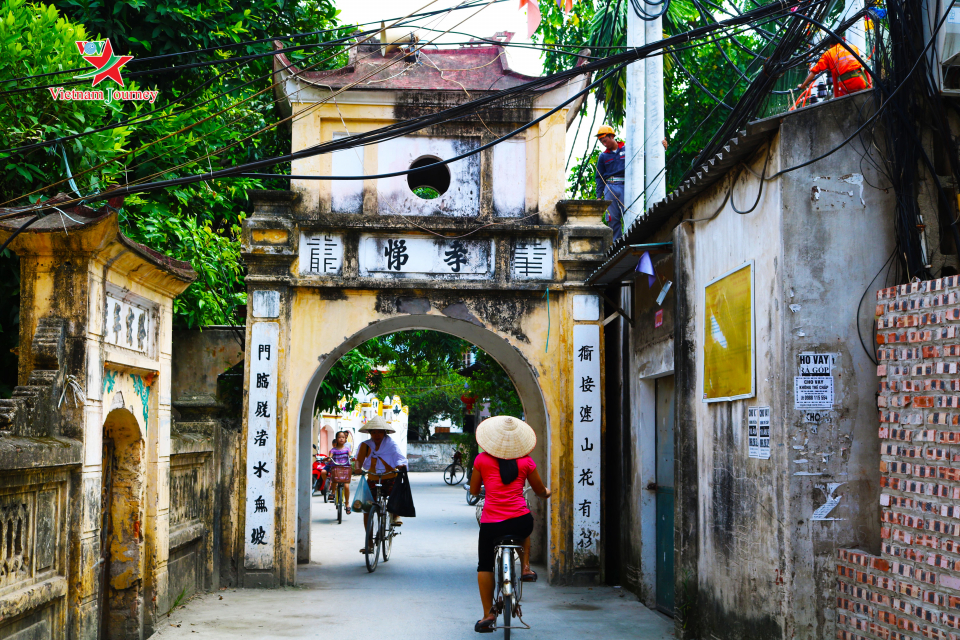 Back in time at Cu Da ancient village in Northern Vietnam Back in time at Cu Da ancient village in Northern Vietnam