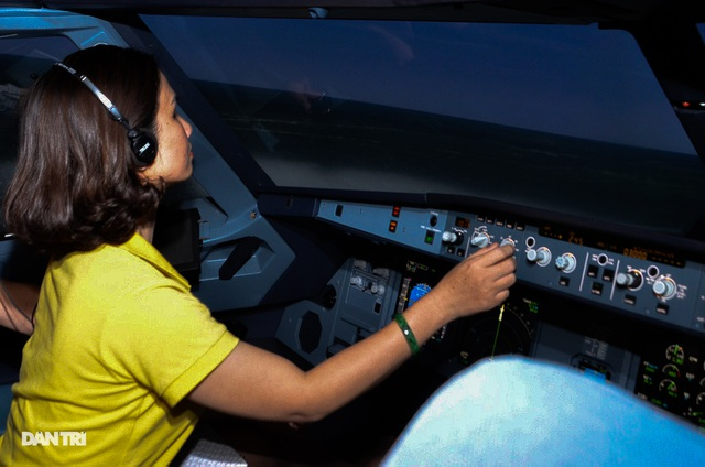 Experiencing of being a pilot in Ho Chi Minh City Experiencing of being a pilot in Ho Chi Minh City