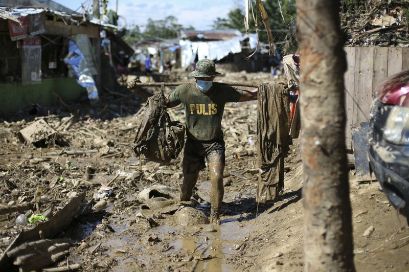 Typhoon Vamco in Philippines causes 42 people dead, 400,000 evacuated 2556 23