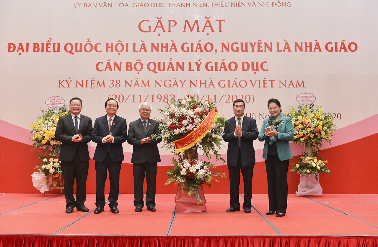 Top legislator expresses gratitude to teachers and educational managers Top legislator expresses gratitude to teachers and educational managers