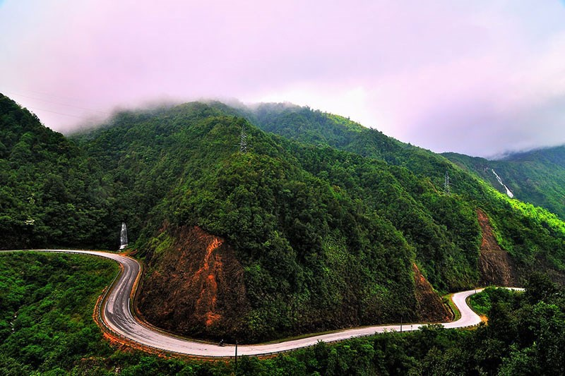 Majestic beauty of the highest mountain range in Vietnam Majestic beauty of Vietnam's highest mountain range